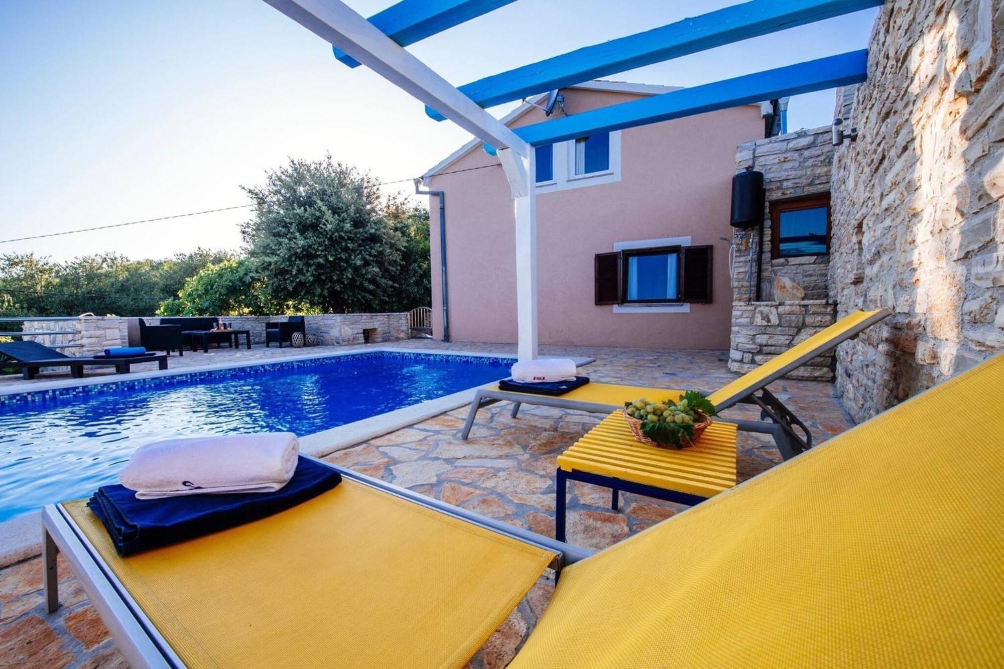 My Dalmatia - Holiday Home Korlat With Private Pool Бенковац Екстериор снимка